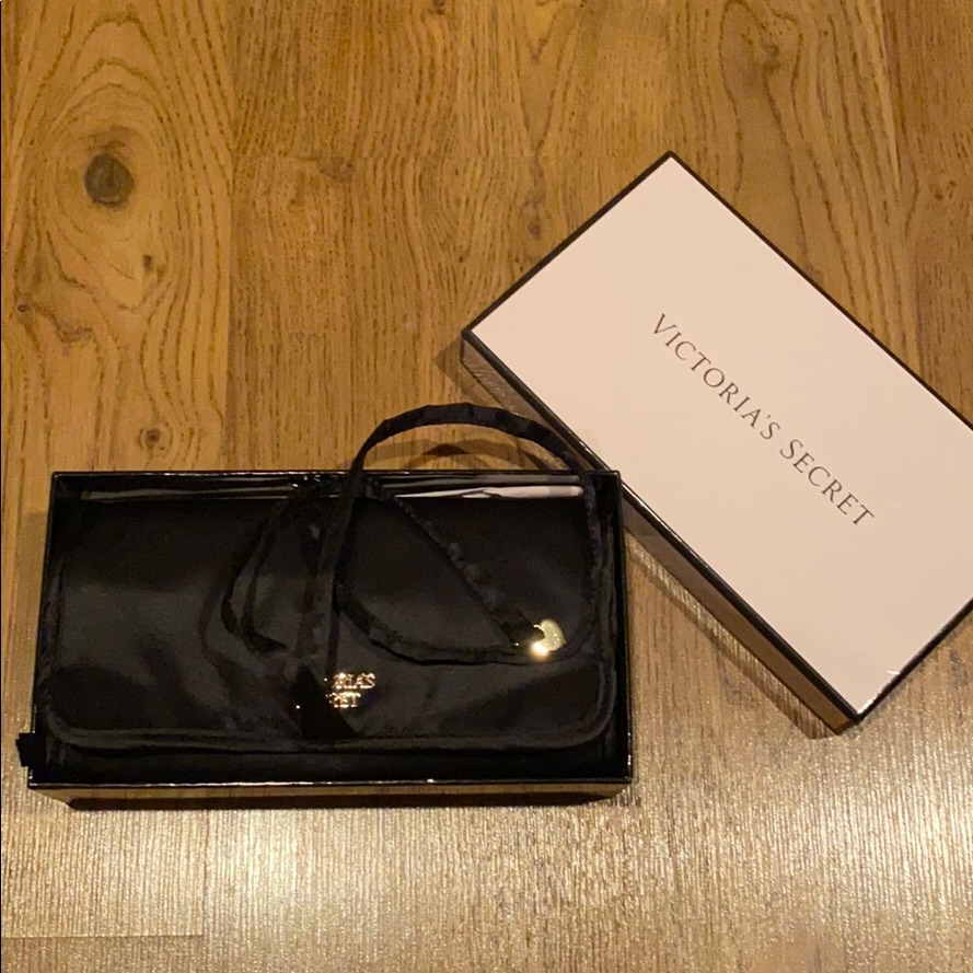 Victorias Secret Jewelry Travel Case 23$